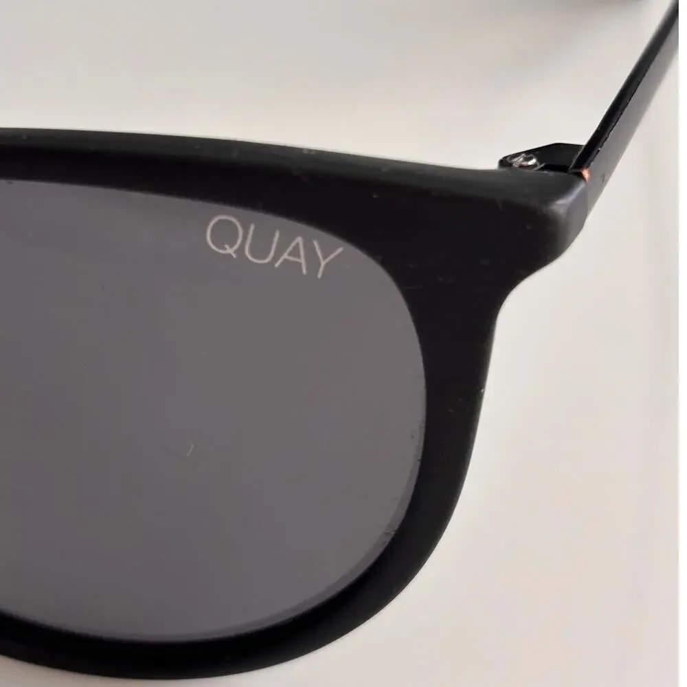 QUAY Australia Great Escape Polarized Sunglasses Matte Black Round Unisex 126mm